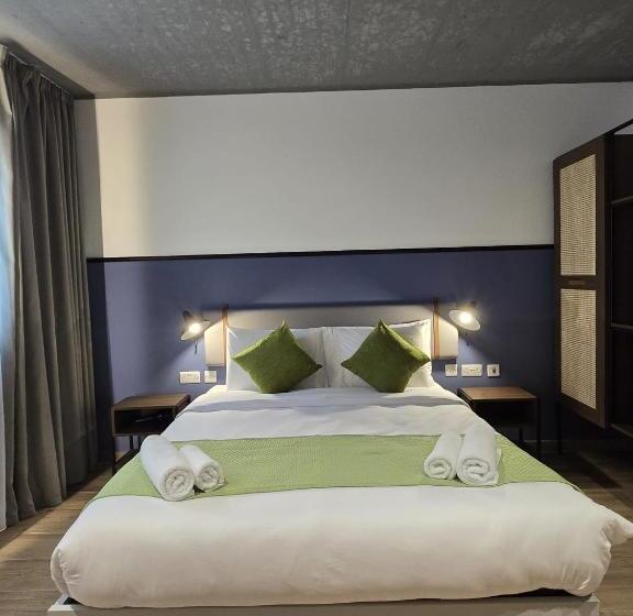 اتاق استاندارد برای معلولان, South32