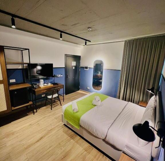 اتاق استاندارد برای معلولان, South32