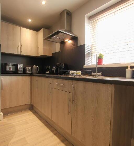 غرفة قياسية سرير كينج, The Ironworks Apart