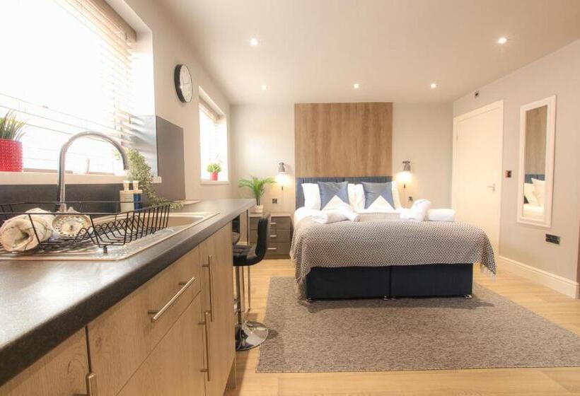 غرفة قياسية سرير كينج, The Ironworks Apart