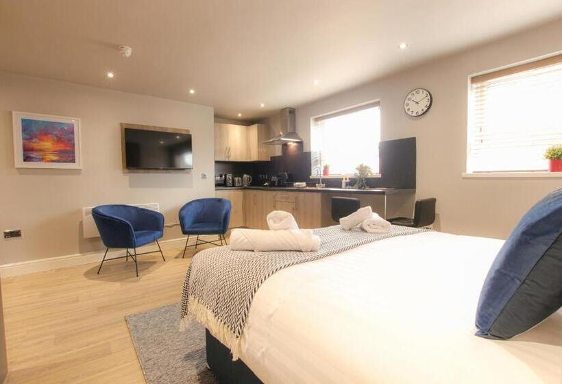 غرفة قياسية سرير كينج, The Ironworks Apart