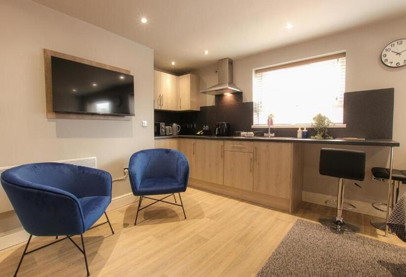 غرفة قياسية سرير كينج, The Ironworks Apart