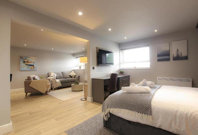 إستوديو سوبيريور, The Ironworks Apart