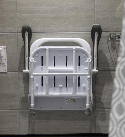 غرفة أساسية, The Ironworks Apart