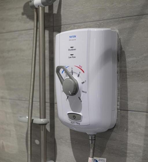 غرفة أساسية, The Ironworks Apart