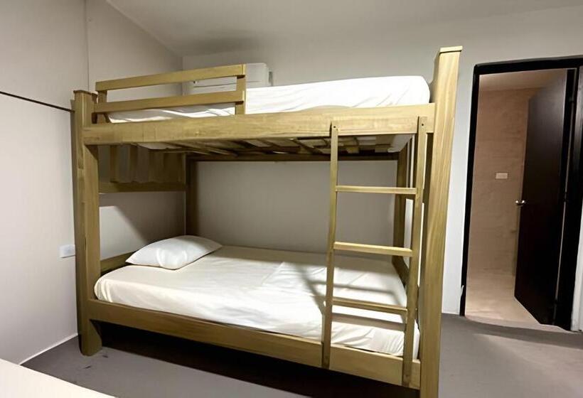 디럭스 스튜디오, Gl Hostal Habitacion Familiar