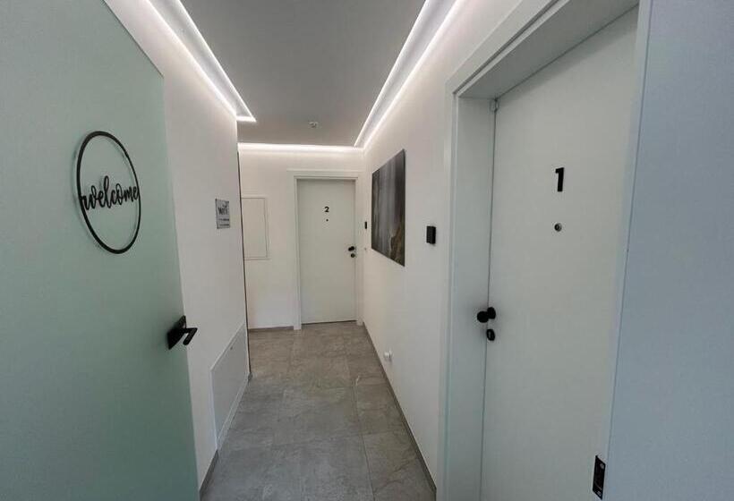 庭の見えるシングルルーム, Guesthouse Alpinum