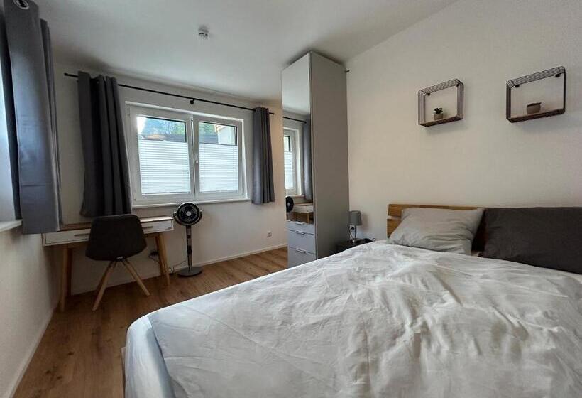 庭の見えるシングルルーム, Guesthouse Alpinum