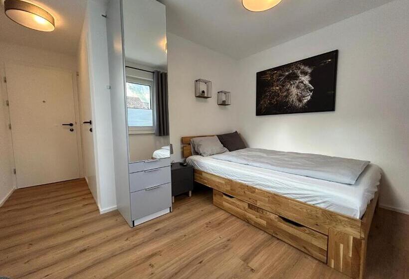 庭の見えるシングルルーム, Guesthouse Alpinum