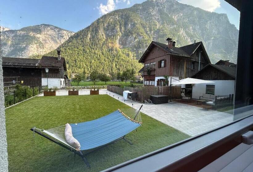 庭の見えるスタンダードトリプルルーム, Guesthouse Alpinum