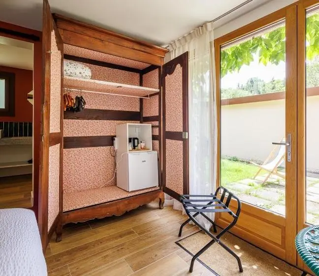 スタンダードインサイドビュールーム, Moulin De Retord, Côté étang   Chambres D Hôtes