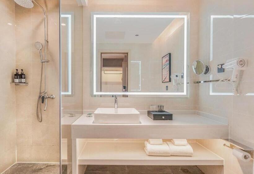 Номер Deluxe, Country Inn & Suite By Radisson, Guiping Xishan