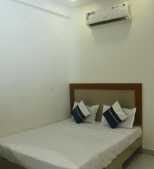 חדר דלוקס, J K And Restaurant