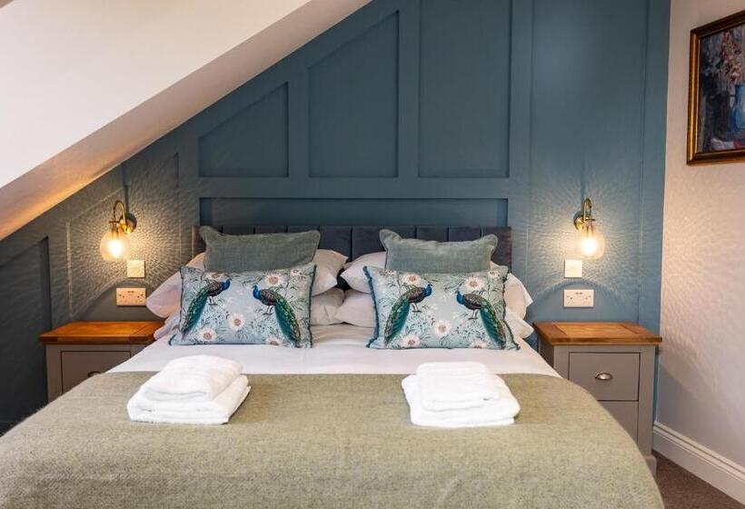 חדר משפחתי דלוקס, The Town Crier, Tenby