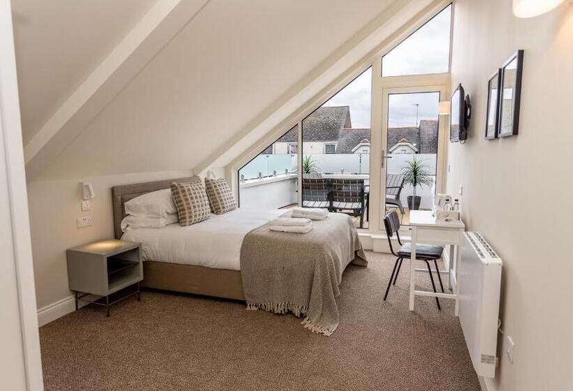 חדר משפתחתי סופריור, The Town Crier, Tenby