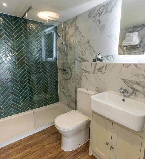 חדר דחוקס עם מיטת קינג, The Town Crier, Tenby