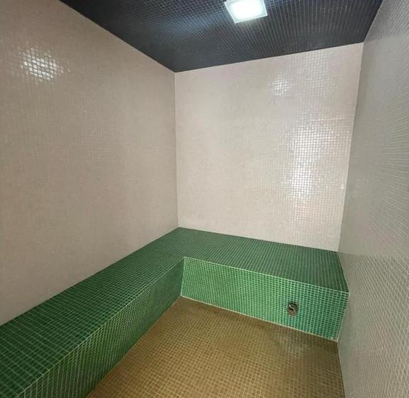 اتاق کلاس بیزنس, Palazzo Podestà