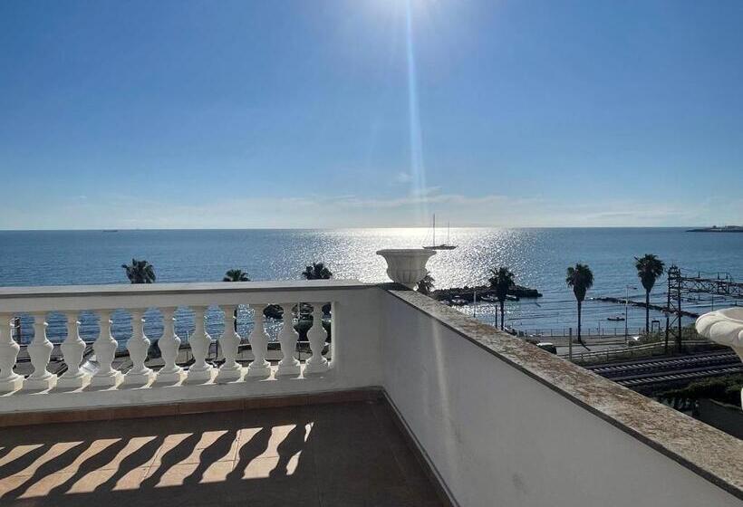 اتاق کلاس بیزنس, Palazzo Podestà