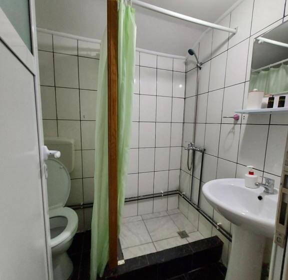 חדר סטנדרט לשלושה, Pensiunea La Taverna