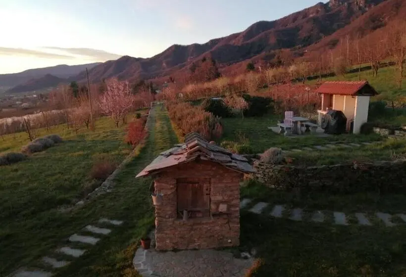Camera Standard Vista Giardino, Le Faye
