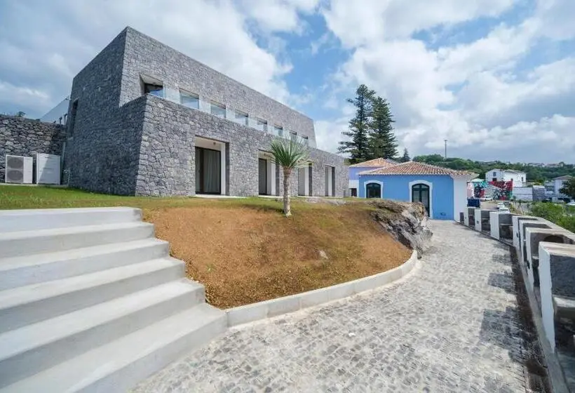 اتاق استاندارد با چشمانداز باغ, Azores Book