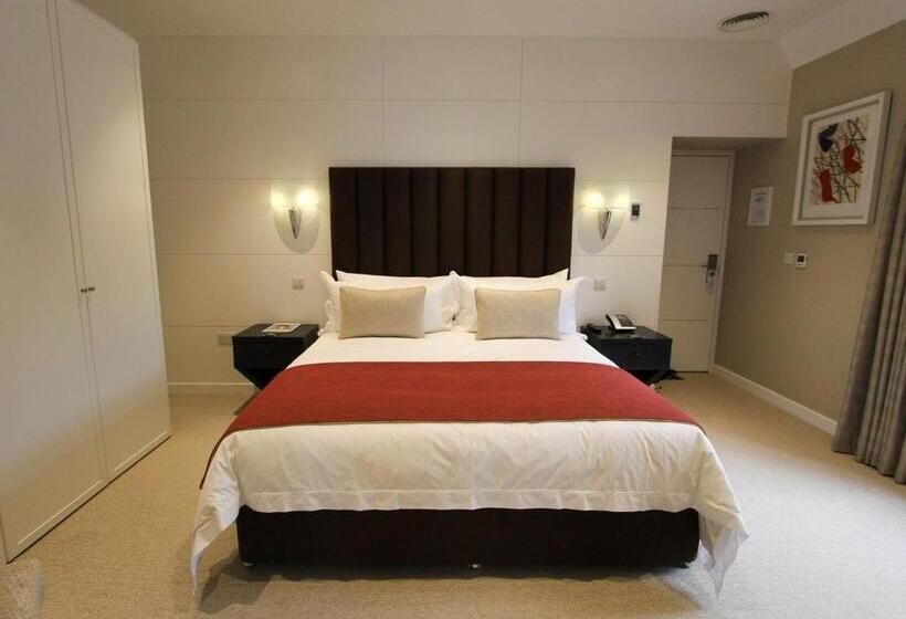 Номер Стандарт, Cae Court