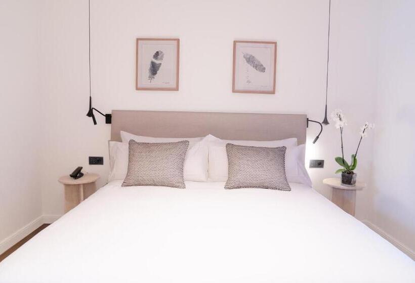 高级大房间, Sidonia