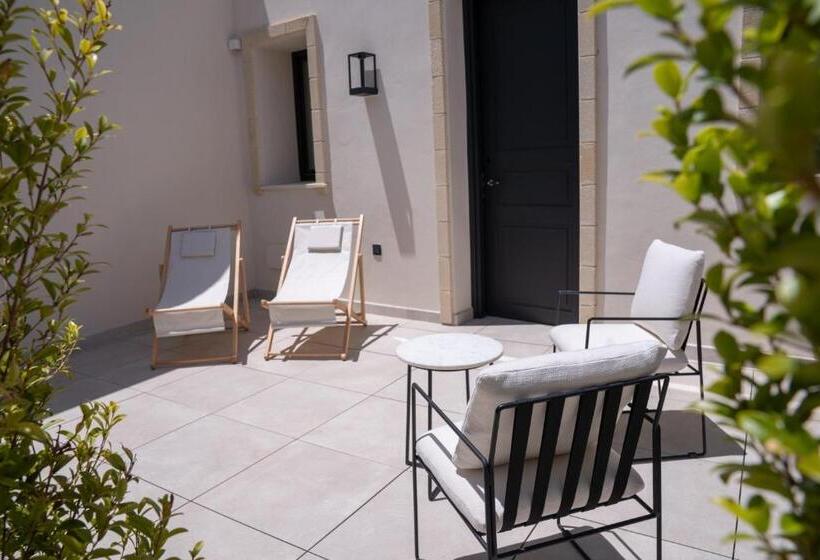 带观景的豪华间, Sidonia