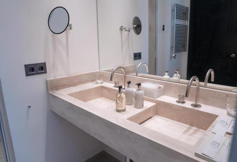 带观景的豪华间, Sidonia