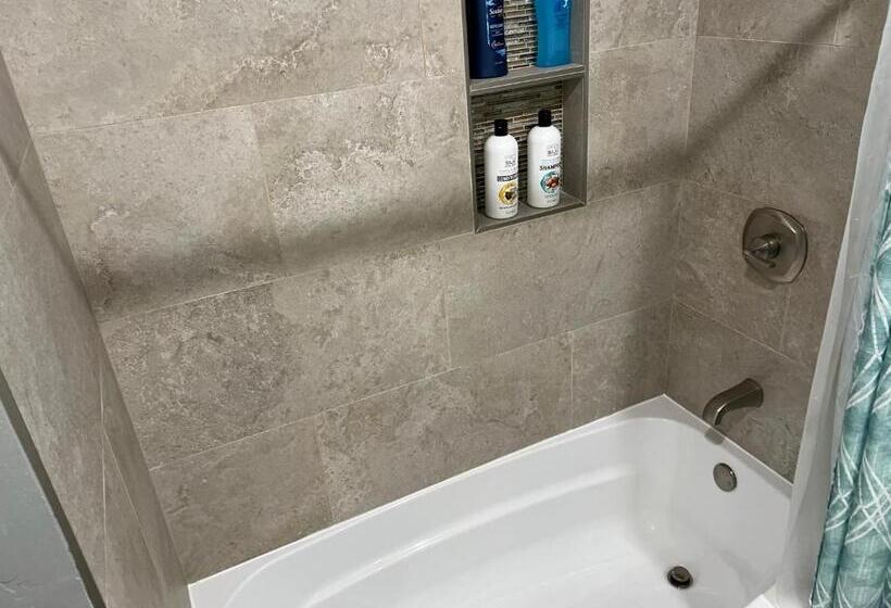 패밀리 룸, Newly Remodel Wine Country Retreat