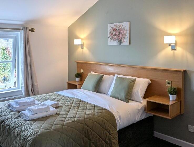 חדר משפחתי, The Whoop