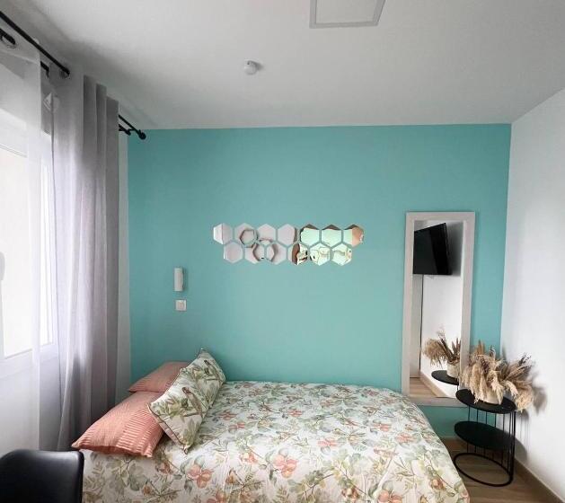 اتاق استاندارد یک تخته با سرویس بهداشتی مشترک, Pensión Alicante Bergez