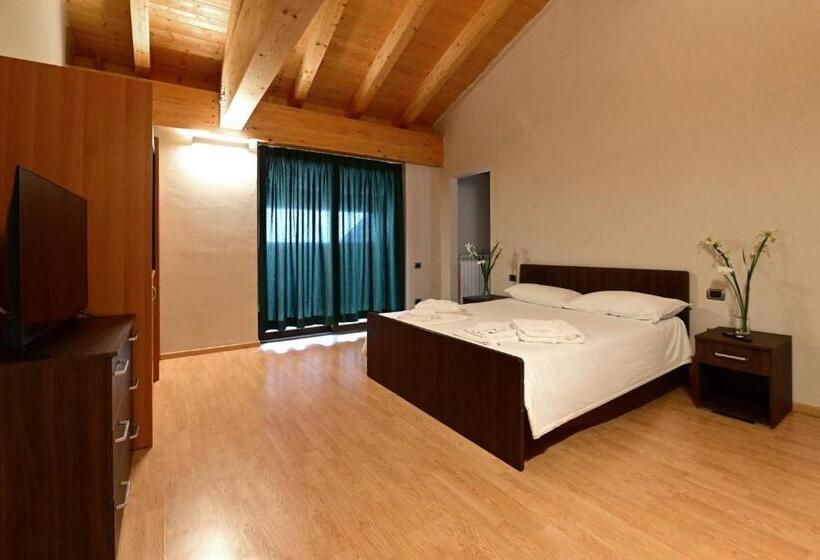 غرفة سوبيريور رباعية, Baita Solaria