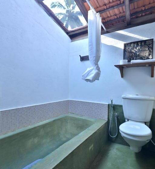 غرفة قياسية, Caju Grove   The Big Yellow Goan House