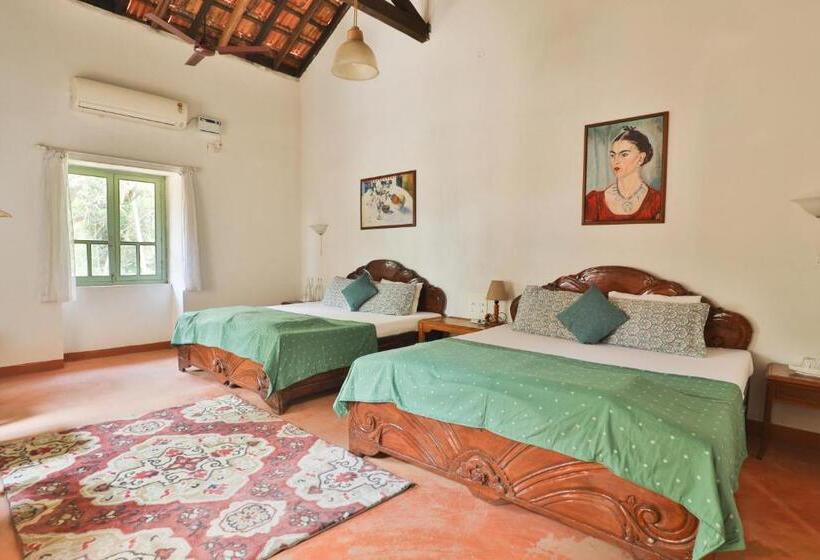 Семейный Номер, Caju Grove   The Big Yellow Goan House