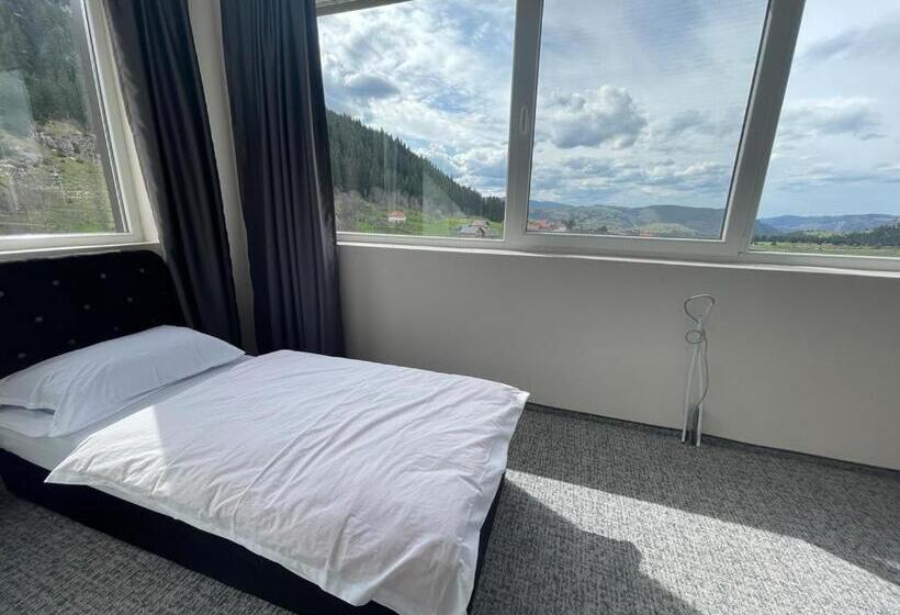 اتاق استاندارد سه نفره, Lotus