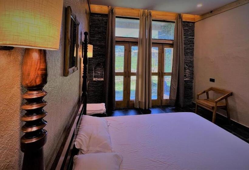 غرفة ديلوكس, Osho Himalayas Meditation Resort