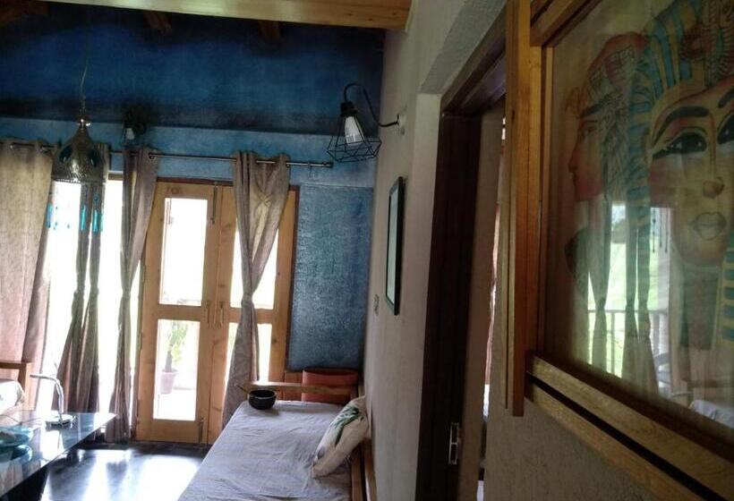 جناح عائلي, Osho Himalayas Meditation Resort