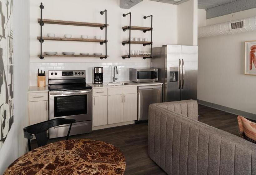 استودیوی استاندارد, Kasa Capitol Hill Downtown Nashville