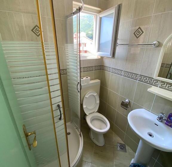 اتاق لوکس با بالکن و چشم‌انداز دریا, B&b Guest House Vasiljevic