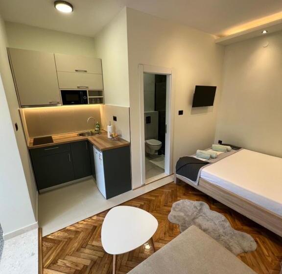 استودیوی استاندارد, B&b Guest House Vasiljevic