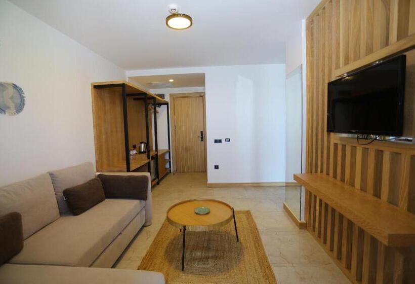 جناح مطلّ علي البحر, Casa Ja Voi