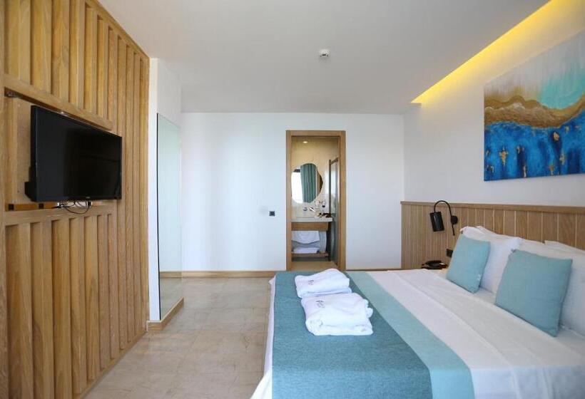 جناح مطلّ علي البحر, Casa Ja Voi