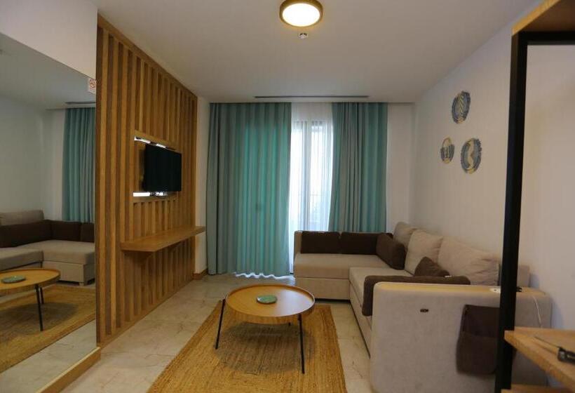 جناح مطلّ علي البحر, Casa Ja Voi