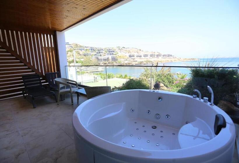 جناح مطلّ علي البحر, Casa Ja Voi