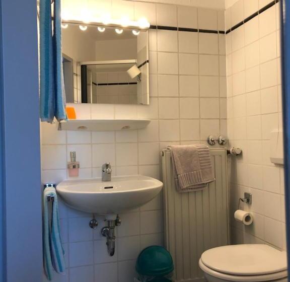 غرفة قياسية فردية, Marina