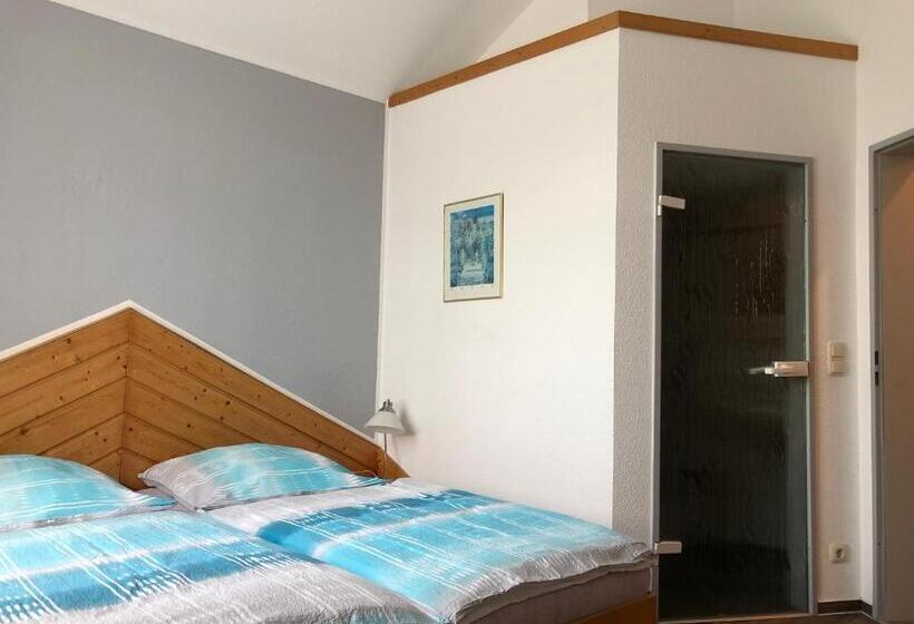 غرفة قياسية, Marina