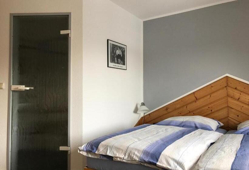 غرفة قياسية, Marina