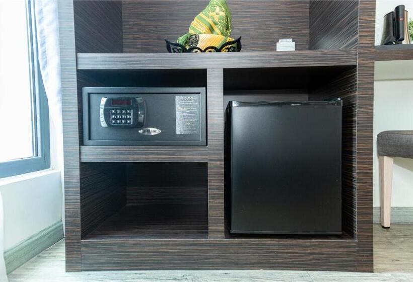 اتاق استاندارد با تخت بزرگ, Ramada Encore By Wyndham Chinatown Kuala Lumpur