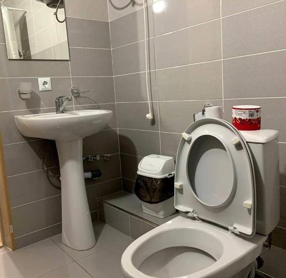 اتاق کلاسیک سه تخته, Aknur Deluxe